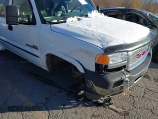 ✅ 2002 GMC Sierra 2500HD SLE • VIN: 1GTHC29152E111490 • Lot: 43653436. Wystawiony na IAAI z przebiegiem 256 971 mil. Bezpłatny archiwum sprzedaży aukcyjnych z USA i szczegółowy raport historii pojazdu na DreamBid. Zdjęcie 6.