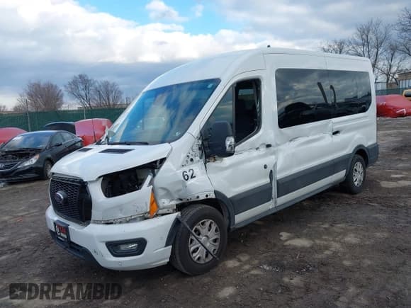 ✅ 2021 Ford Transit Passenger XL • VIN: 1FBAX2C82MKA32735 • Lot: 41312892. Wystawiony na IAAI z przebiegiem 62 053 mil. Bezpłatny archiwum sprzedaży aukcyjnych z USA i szczegółowy raport historii pojazdu na DreamBid. Zdjęcie 12.