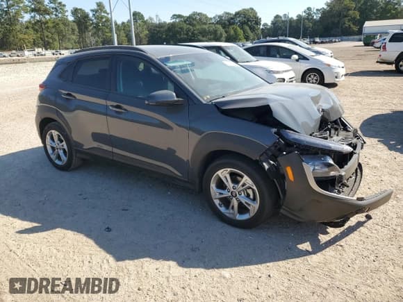 ✅ 2023 Hyundai Kona SEL • VIN: KM8K62AB6PU984661 • Лот: 75079914. Опубликован ранее на Copart с пробегом 9 646 миль. Бесплатный доступ к архиву аукционных продаж из США и подробный отчёт об истории автомобиля на DreamBid. Изображение 4.