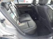 ✅ 2008 Lincoln MKZ • VIN: 3LNHM28T68R637192 • Lot: 43701353. Listed on IAAI with 152,676 mi. Free auction sales archive from the USA and detailed vehicle history report at DreamBid. Image 8.