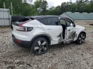 ✅ 2022 Volvo C40 Ultimate • VIN: YV4ED3GB2N2009536 • Lot: 61553835. Wystawiony na Copart z przebiegiem 19 868 mil. Bezpłatny archiwum sprzedaży aukcyjnych z USA i szczegółowy raport historii pojazdu na DreamBid. Zdjęcie 3.