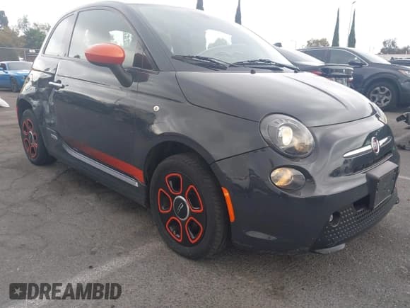 ✅ 2018 FIAT 500e • VIN: 3C3CFFGE1JT369328 • Lot: 43294330. Listed on IAAI with 22,081 mi. Free auction sales archive from the USA and detailed vehicle history report at DreamBid. Image 1.