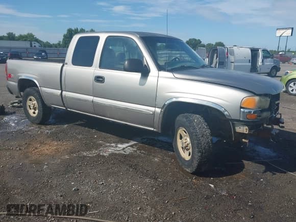 ✅ 1999 GMC Sierra 1500 SLE • VIN: 1GTEK19T1XE523527 • Лот: 42622644. Опубликован ранее на IAAI с пробегом 369 832 миль. Бесплатный доступ к архиву аукционных продаж из США и подробный отчёт об истории автомобиля на DreamBid. Изображение 1.