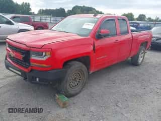 2017 Chevrolet Silverado 1500 LT z VIN 1GCVKRECXHZ349746, wystawiony jako IAAI lot #43389680 z przebiegiem 103 393 mil mil oraz . Historia ofert i sprzedaży dostępna na DreamBid. Obrazek 2.