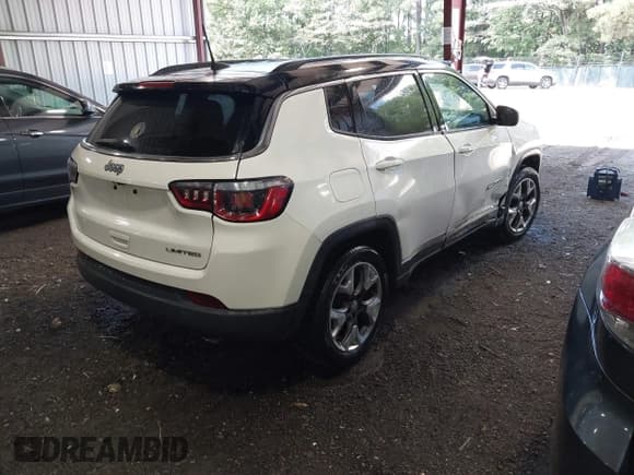 ✅ 2020 Jeep Compass Limited • VIN: 3C4NJCCB1LT165905 • Lot: 43057778. Listed on IAAI with 122,786 mi. Free auction sales archive from the USA and detailed vehicle history report at DreamBid. Image 4.