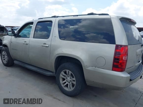 ✅ 2013 Chevrolet Suburban LT • VIN: 1GNSCJE06DR121770 • Lot: 43074095. Wystawiony na IAAI z przebiegiem 240 775 mil. Bezpłatny archiwum sprzedaży aukcyjnych z USA i szczegółowy raport historii pojazdu na DreamBid. Zdjęcie 3.