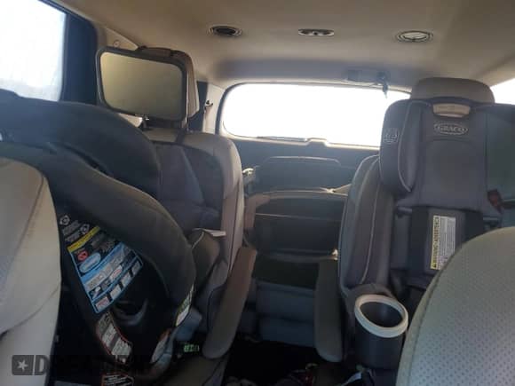 2023 Hyundai Palisade SEL с VIN KM8R24GE3PU583253, выставлен на аукционе Copart как лот 74038484 с пробегом Не указан миль и На запчасти • Non repairable. История ставок и продаж доступна на DreamBid. Изображение 10.