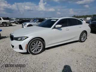 2024 BMW 3 Series 330i z VIN 3MW69FF00R8D88163, wystawiony jako Copart lot #89467375 z przebiegiem 40 437 mil mil oraz Szkoda całkowita • Salvage title. Historia ofert i sprzedaży dostępna na DreamBid. Obrazek 1.