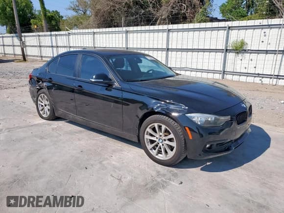 ✅ 2017 BMW 3 Series 320i • VIN: WBA8E1G59HNU15339 • Лот: 71464125. Опубликован ранее на Copart с пробегом 116 095 миль. Бесплатный доступ к архиву аукционных продаж из США и подробный отчёт об истории автомобиля на DreamBid. Изображение 4.