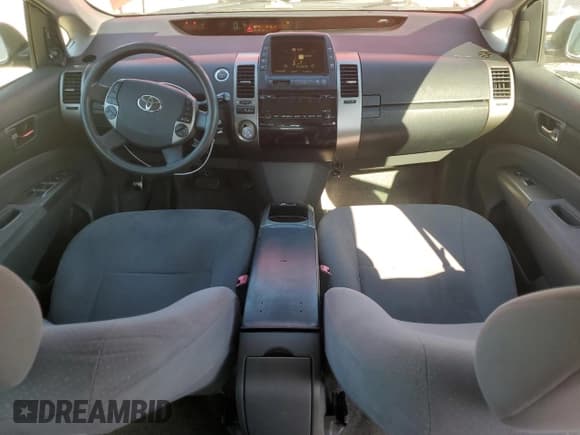 ✅ 2007 Toyota Prius • VIN: JTDKB20U677632617 • Лот: 82360605. Опубликован ранее на Copart с пробегом 194 943 миль. Бесплатный доступ к архиву аукционных продаж из США и подробный отчёт об истории автомобиля на DreamBid. Изображение 8.