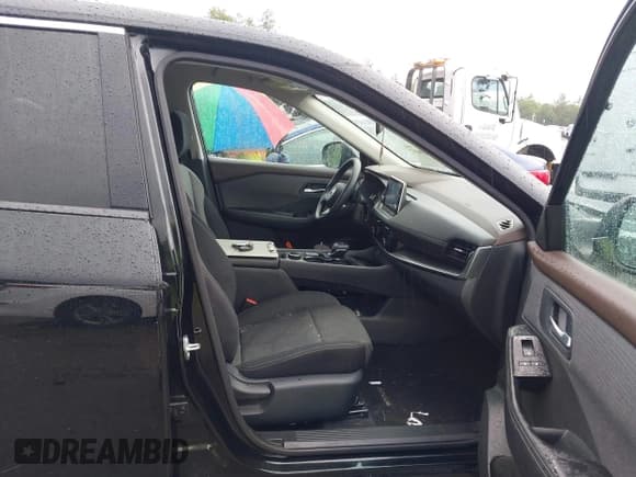 ✅ 2021 Nissan Rogue SV • VIN: 5N1AT3BB7MC819549 • Lot: 43020092. Listed on IAAI with 36,869 mi. Free auction sales archive from the USA and detailed vehicle history report at DreamBid. Image 5.