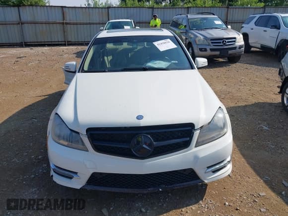 ✅ 2012 Mercedes-Benz C 300 Sport • VIN: WDDGF8BB4CR228650 • Лот: 42458626. Опубликован ранее на IAAI с пробегом 143 027 миль. Бесплатный доступ к архиву аукционных продаж из США и подробный отчёт об истории автомобиля на DreamBid. Изображение 13.