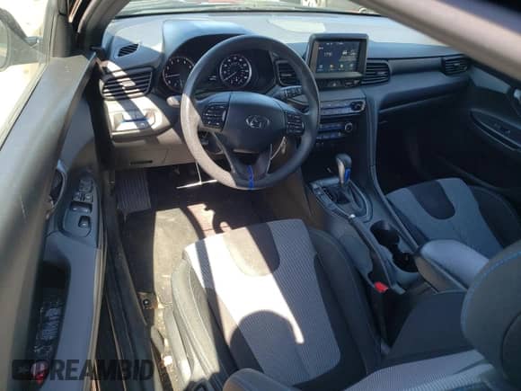 2020 Hyundai Veloster 2.0 z VIN KMHTG6AF3LU031508, wystawiony jako Copart lot #51486954 z przebiegiem 38 061 mil mil oraz Szkoda całkowita • Salvage title. Historia ofert i sprzedaży dostępna na DreamBid. Obrazek 8.