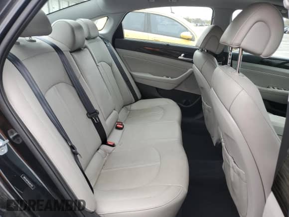✅ 2016 Hyundai Sonata Sport • VIN: 5NPE34AF9GH267125 • Lot: 89661705. Listed on Copart with 147,304 mi. Free auction sales archive from the USA and detailed vehicle history report at DreamBid. Image 10.
