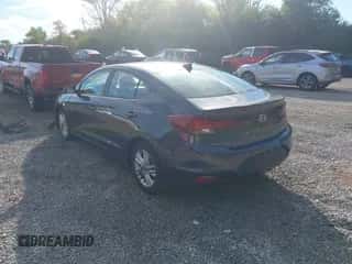 2020 Hyundai Elantra SEL z VIN 5NPD84LF3LH551595, wystawiony jako IAAI lot #43478615 z przebiegiem 105 229 mil mil oraz . Historia ofert i sprzedaży dostępna na DreamBid. Obrazek 3.