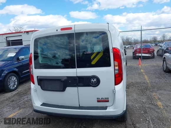 ✅ 2022 Ram ProMaster City Passenger • VIN: ZFBHRFAB8N6W35423 • Лот: 41887129. Опубликован ранее на IAAI с пробегом 25 718 миль. Бесплатный доступ к архиву аукционных продаж из США и подробный отчёт об истории автомобиля на DreamBid. Изображение 17.