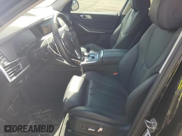 ✅ 2021 BMW X7 xDrive40i • VIN: 5UXCW2C07M9H26864 • Lot: 82010035. Listed on Copart with 46,163 mi. Free auction sales archive from the USA and detailed vehicle history report at DreamBid. Image 7.