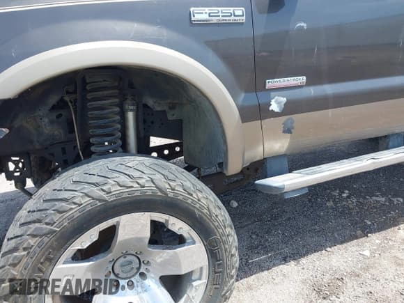 ✅ 2005 Ford F-250 XL • VIN: 1FTSW21P75EC79181 • Lot: 42098923. Listed on IAAI with 198,999 mi. Free auction sales archive from the USA and detailed vehicle history report at DreamBid. Image 6.