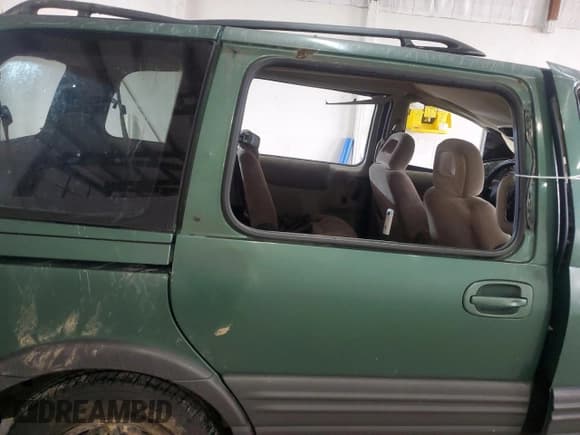 ✅ 2000 Pontiac Montana 6-Passenger Seating • VIN: 1GMDU23E6YD122970 • Lot: 61482155. Wystawiony na Copart z przebiegiem 89 000 mil. Bezpłatny archiwum sprzedaży aukcyjnych z USA i szczegółowy raport historii pojazdu na DreamBid. Zdjęcie 11.