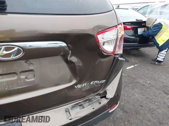 ✅ 2010 Hyundai Veracruz Limited • VIN: KM8NUDCC9AU133451 • Лот: 43811952. Опубликован ранее на IAAI с пробегом 193 076 миль. Бесплатный доступ к архиву аукционных продаж из США и подробный отчёт об истории автомобиля на DreamBid. Изображение 6.