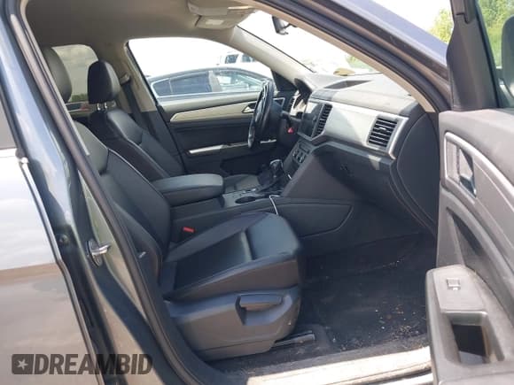 ✅ 2018 Volkswagen Atlas SE • VIN: 1V2CP2CA2JC593755 • Lot: 42381332. Listed on IAAI with 62,664 mi. Free auction sales archive from the USA and detailed vehicle history report at DreamBid. Image 5.