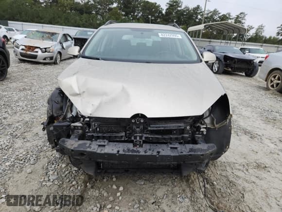 ✅ 2014 Volkswagen Jetta S • VIN: 3VWPP7AJ5EM612593 • Lot: 82242995. Listed on Copart with 135,124 mi. Free auction sales archive from the USA and detailed vehicle history report at DreamBid. Image 5.