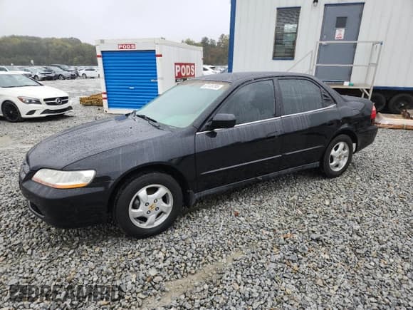 ✅ 1999 Honda Accord LX • VIN: 1HGCG5643XA139593 • Lot: 87129795. Listed on Copart with 303,623 mi. Free auction sales archive from the USA and detailed vehicle history report at DreamBid. Image 1.