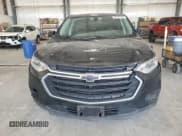 ✅ 2019 Chevrolet Traverse LS • VIN: 1GNERFKW0KJ141011 • Lot: 69295155. Wystawiony na Copart z przebiegiem 129 258 mil. Bezpłatny archiwum sprzedaży aukcyjnych z USA i szczegółowy raport historii pojazdu na DreamBid. Zdjęcie 5.