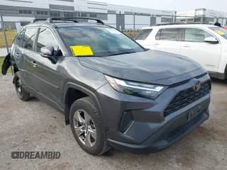 ✅ 2022 Toyota RAV4 XLE • VIN: 2T3W1RFV2NC209632 • Лот: 43697149. Опубликован ранее на IAAI с пробегом 40 766 миль. Бесплатный доступ к архиву аукционных продаж из США и подробный отчёт об истории автомобиля на DreamBid. Изображение 1.