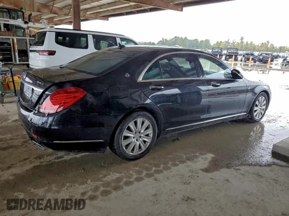 ✅ 2015 Mercedes-Benz S 550 • VIN: WDDUG8FB2FA080916 • Лот: 95067935. Опубликован ранее на Copart с пробегом 32 691 миль. Бесплатный доступ к архиву аукционных продаж из США и подробный отчёт об истории автомобиля на DreamBid. Изображение 3.