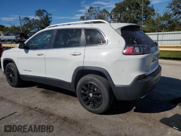 ✅ 2019 Jeep Cherokee Latitude • VIN: 1C4PJMCXXKD360013 • Lot: 86809815. Wystawiony na Copart z przebiegiem 111 518 mil. Bezpłatny archiwum sprzedaży aukcyjnych z USA i szczegółowy raport historii pojazdu na DreamBid. Zdjęcie 2.