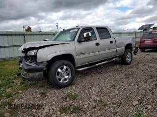 ✅ 2004 Chevrolet Silverado 2500HD LS • VIN: 1GCHK23164F126993 • Lot: 72859754. Wystawiony na Copart z przebiegiem 201 782 mil. Bezpłatny archiwum sprzedaży aukcyjnych z USA i szczegółowy raport historii pojazdu na DreamBid. Zdjęcie 1.