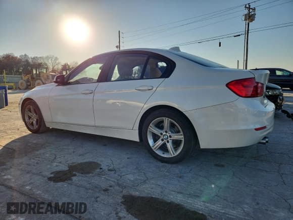 ✅ 2015 BMW 3 Series 328i • VIN: WBA3A5C51FF609261 • Lot: 93404115. Listed on Copart with 154,216 mi. Free auction sales archive from the USA and detailed vehicle history report at DreamBid. Image 2.