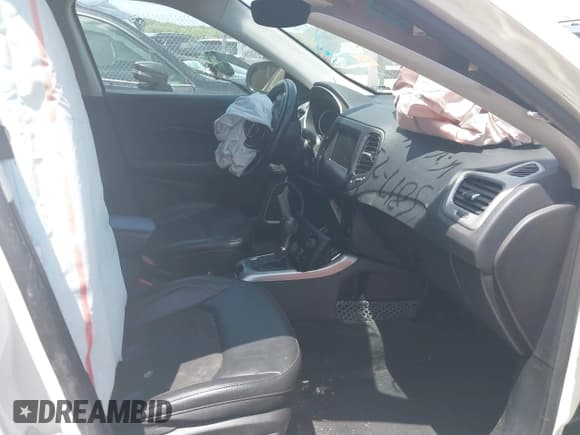 ✅ 2021 Jeep Compass Altitude • VIN: 3C4NJDBB0MT600115 • Lot: 42554350. Listed on IAAI with 68,909 mi. Free auction sales archive from the USA and detailed vehicle history report at DreamBid. Image 5.