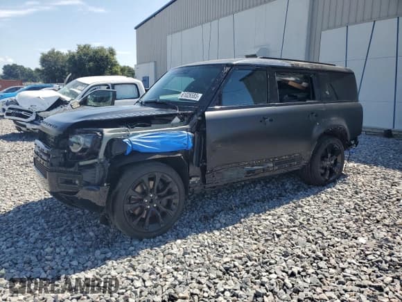 ✅ 2024 Land Rover Defender X-Dynamic SE • VIN: SALE2FEU1R2334322 • Lot: 61026585. Listed on Copart with 6,280 mi. Free auction sales archive from the USA and detailed vehicle history report at DreamBid. Image 1.