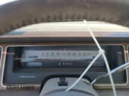 ✅ 1990 Mercury Grand Marquis • VIN: 2MECM75FXLX651812 • Lot: 81373235. Wystawiony na Copart z przebiegiem 9 676 mil. Bezpłatny archiwum sprzedaży aukcyjnych z USA i szczegółowy raport historii pojazdu na DreamBid. Zdjęcie 9.