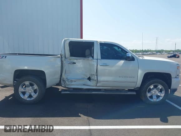 ✅ 2018 Chevrolet Silverado 1500 LTZ • VIN: 3GCUKSEC6JG639653 • Lot: 42800397. Wystawiony na IAAI z przebiegiem 62 676 mil. Bezpłatny archiwum sprzedaży aukcyjnych z USA i szczegółowy raport historii pojazdu na DreamBid. Zdjęcie 13.