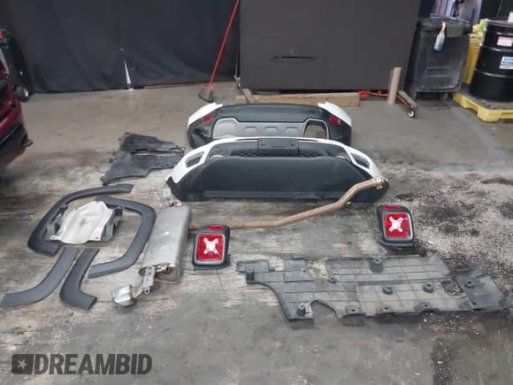 ✅ 2021 Jeep Renegade Limited • VIN: ZACNJDD19MPM23265 • Lot: 42091164. Listed on IAAI with 19,217 mi. Free auction sales archive from the USA and detailed vehicle history report at DreamBid. Image 12.