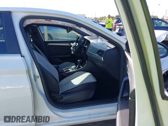 ✅ 2019 Volkswagen Jetta S • VIN: 3VWC57BU8KM061410 • Lot: 43436980. Wystawiony na IAAI z przebiegiem 93 031 mil. Bezpłatny archiwum sprzedaży aukcyjnych z USA i szczegółowy raport historii pojazdu na DreamBid. Zdjęcie 5.