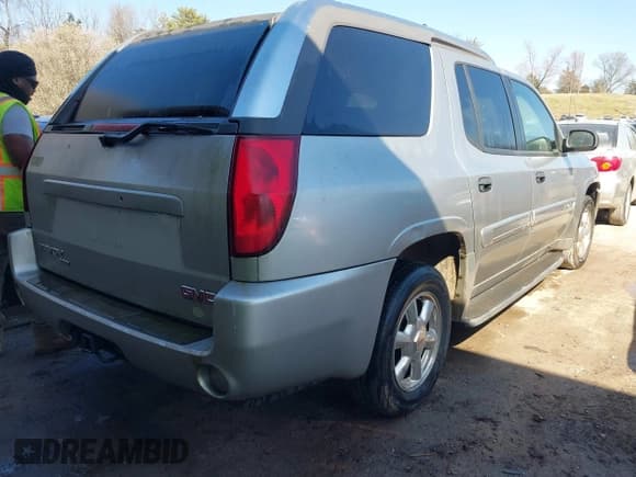 ✅ 2004 GMC Envoy SLT • VIN: 1GKET12S346176162 • Lot: 41787354. Listed on IAAI with 237,205 mi. Free auction sales archive from the USA and detailed vehicle history report at DreamBid. Image 4.