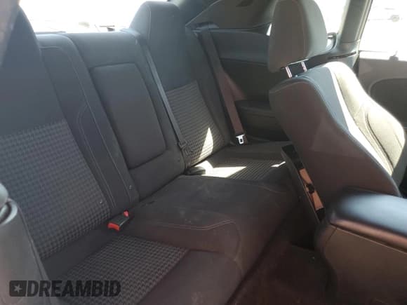 ✅ 2017 Dodge Challenger SXT • VIN: 2C3CDZAG5HH548993 • Lot: 69115784. Wystawiony na Copart z przebiegiem 109 917 mil. Bezpłatny archiwum sprzedaży aukcyjnych z USA i szczegółowy raport historii pojazdu na DreamBid. Zdjęcie 10.