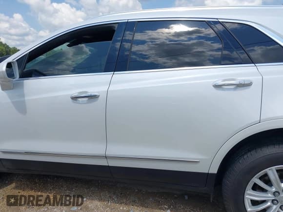 ✅ 2019 Cadillac XT5 FWD • VIN: 1GYKNARS7KZ229997 • Lot: 43169153. Wystawiony na IAAI z przebiegiem 104 889 mil. Bezpłatny archiwum sprzedaży aukcyjnych z USA i szczegółowy raport historii pojazdu na DreamBid. Zdjęcie 15.