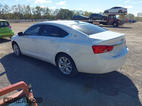 ✅ 2018 Chevrolet Impala LT • VIN: 2G1105S37J9152947 • Lot: 43446256. Wystawiony na IAAI z przebiegiem 103 017 mil. Bezpłatny archiwum sprzedaży aukcyjnych z USA i szczegółowy raport historii pojazdu na DreamBid. Zdjęcie 3.