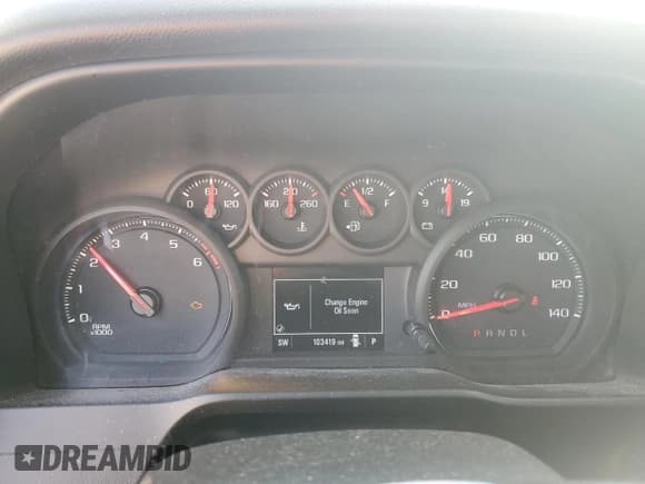 ✅ 2019 Chevrolet Silverado 1500 Custom • VIN: 1GCRWBEF4KZ215152 • Lot: 84806405. Wystawiony na Copart z przebiegiem 103 419 mil. Bezpłatny archiwum sprzedaży aukcyjnych z USA i szczegółowy raport historii pojazdu na DreamBid. Zdjęcie 9.