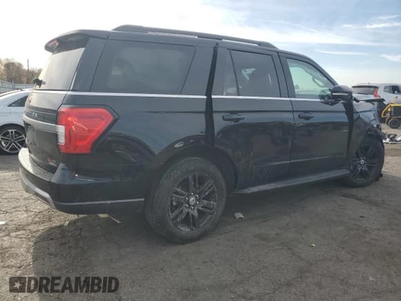 ✅ 2024 Ford Expedition XLT • VIN: 1FMJU1J85REA21358 • Lot: 91669045. Wystawiony na Copart z przebiegiem 48 647 mil. Bezpłatny archiwum sprzedaży aukcyjnych z USA i szczegółowy raport historii pojazdu na DreamBid. Zdjęcie 3.
