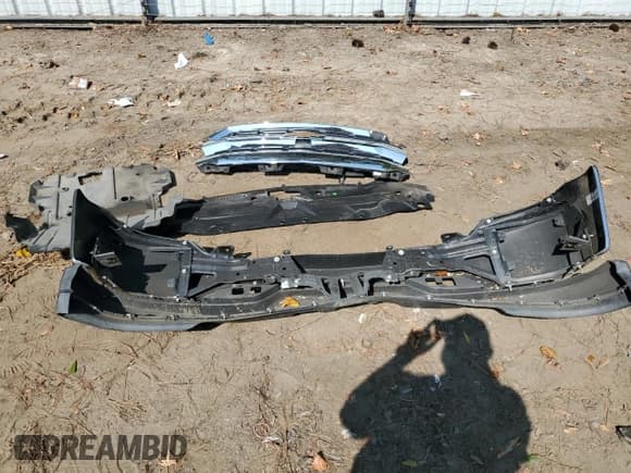 ✅ 2019 Chevrolet Silverado 1500 LT • VIN: 2GCVKPEC9K1185555 • Lot: 75035884. Wystawiony na Copart z przebiegiem 53 240 mil. Bezpłatny archiwum sprzedaży aukcyjnych z USA i szczegółowy raport historii pojazdu na DreamBid. Zdjęcie 12.