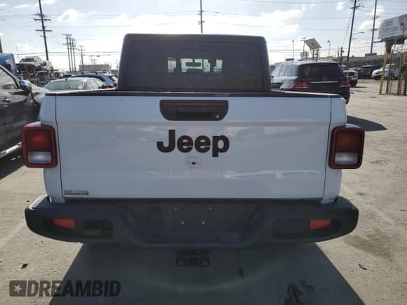 ✅ 2021 Jeep Gladiator Sport S • VIN: 1C6HJTAG3ML508147 • Лот: 56986865. Опубликован ранее на Copart с пробегом 43 407 миль. Бесплатный доступ к архиву аукционных продаж из США и подробный отчёт об истории автомобиля на DreamBid. Изображение 6.