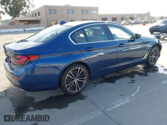 ✅ 2022 BMW 5 Series 530e • VIN: WBA13AG07NCJ54134 • Lot: 42012653. Listed on IAAI with 22,179 mi. Free auction sales archive from the USA and detailed vehicle history report at DreamBid. Image 4.