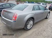 ✅ 2014 Chrysler 300 C • VIN: 2C3CCAKG8EH164446 • Lot: 42282141. Wystawiony na IAAI z przebiegiem 199 257 mil. Bezpłatny archiwum sprzedaży aukcyjnych z USA i szczegółowy raport historii pojazdu na DreamBid. Zdjęcie 4.