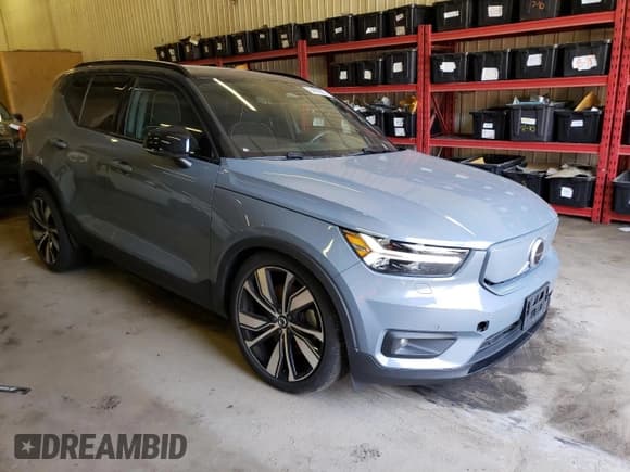 ✅ 2021 Volvo XC40 • VIN: YV4ED3UR9M2597323 • Lot: 64683403. Listed on Copart with 29,266 mi. Free auction sales archive from the USA and detailed vehicle history report at DreamBid. Image 4.